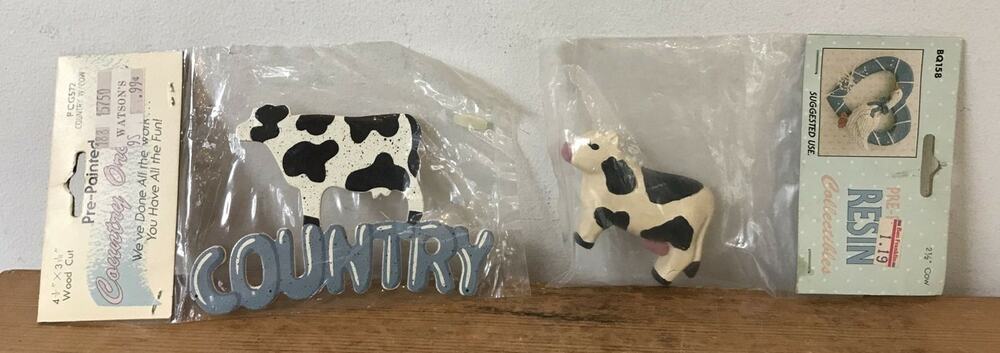 New Sealed Vintage Set Pair Two Resin Wooden Cow Country Painted Decorations